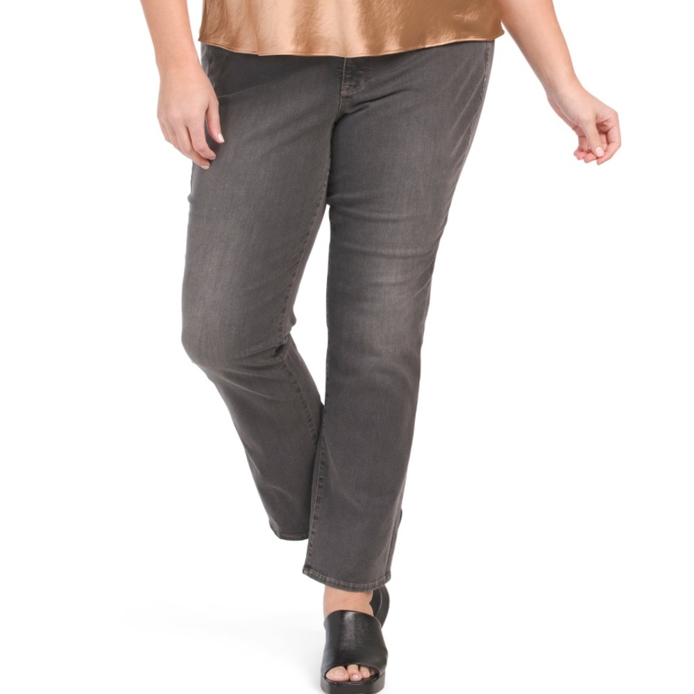 🛑 1 hour sale. NYDJ, plus jeans, gold coast rinse, high rise, Marilyn straight